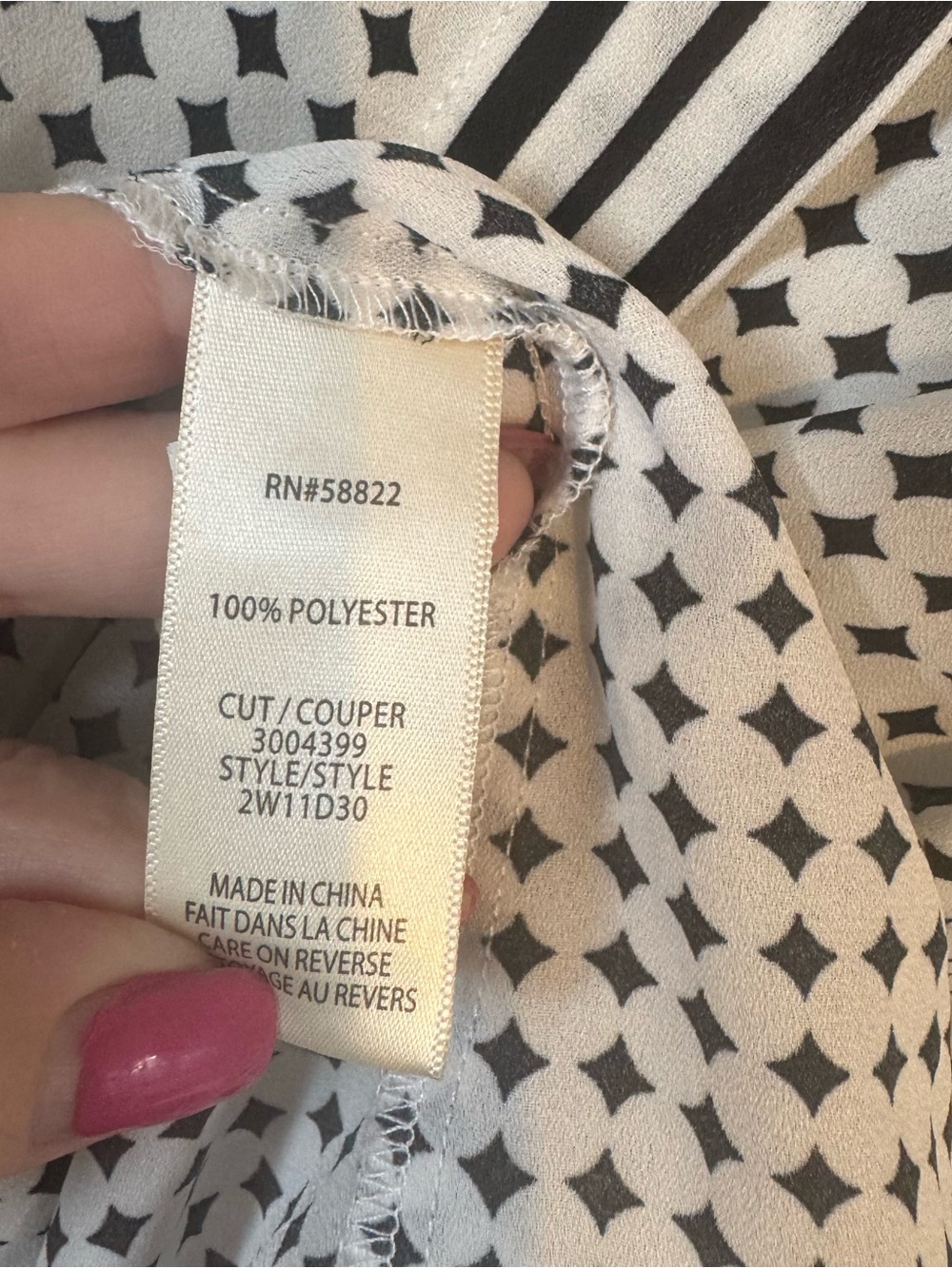 Max Studio Black/White Diamond Print Blouse OFFICE  PLUS: 3X   #12 - Picture 8 of 9